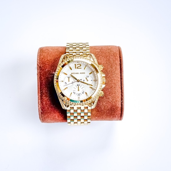 MK watch - Picture 5 of 5